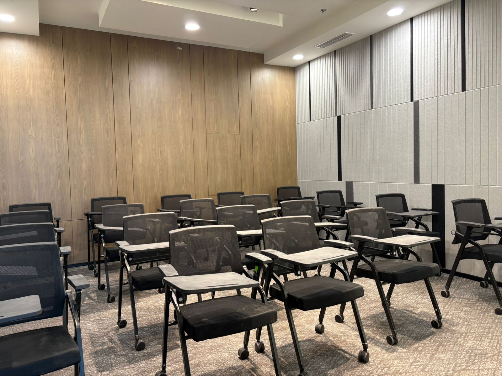 Global Green Interior Design Company Logo - Sustainable Design Experts